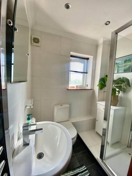 Apartment With Parking, Close To The Raigmore Hospital 인버네스 외부 사진