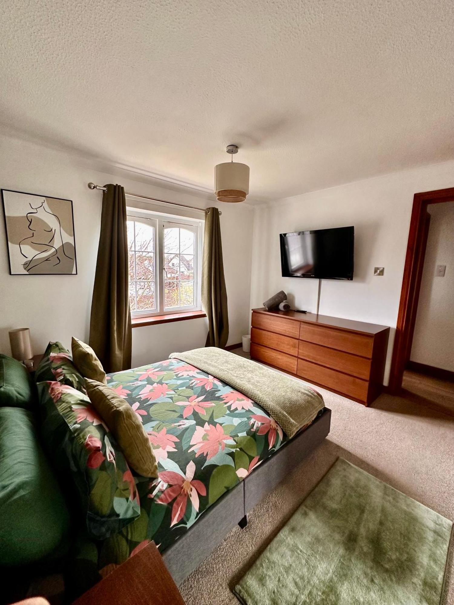 Apartment With Parking, Close To The Raigmore Hospital 인버네스 외부 사진